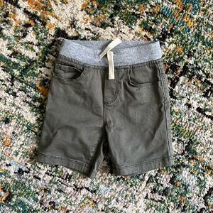 🌷Old navy boys 2t shorts